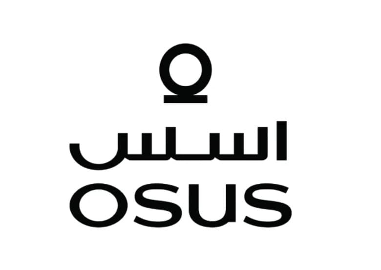 شعار أسود لشركة أسس يجمع بين الخط العربي واللاتيني مع رمز دائري في الأعلى.